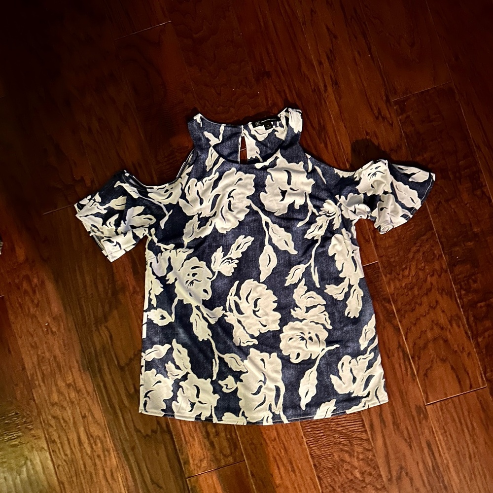 Women’s blouse